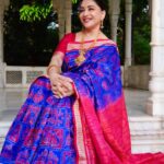 Madhuri Dixit Nene’s sari draws on the woven motifs of Sambalpuri patta silk