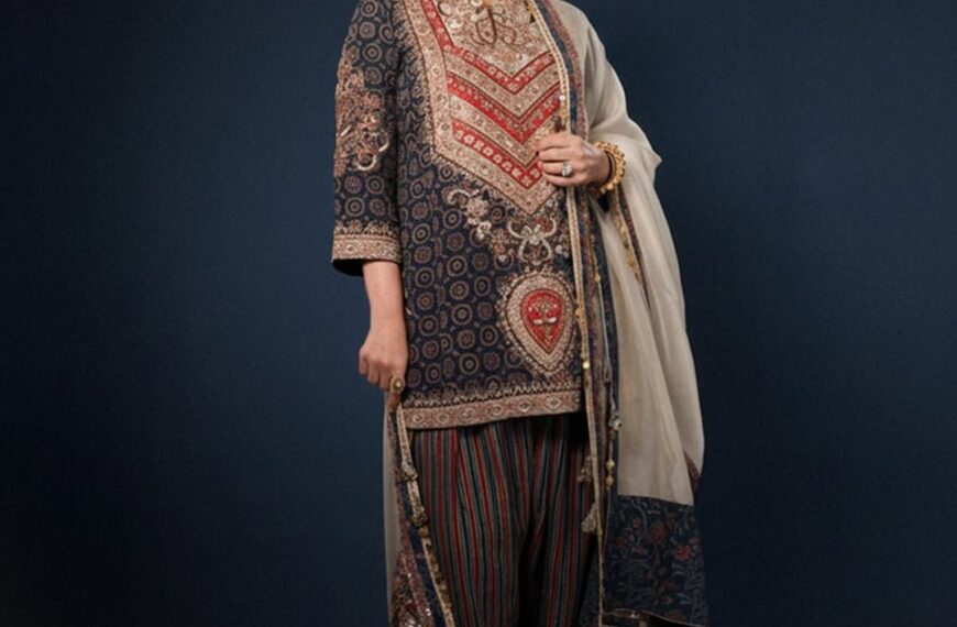 Kareena Kapoor Khan’s kurta set balances Ajrakh motifs with zardozi and threadwork