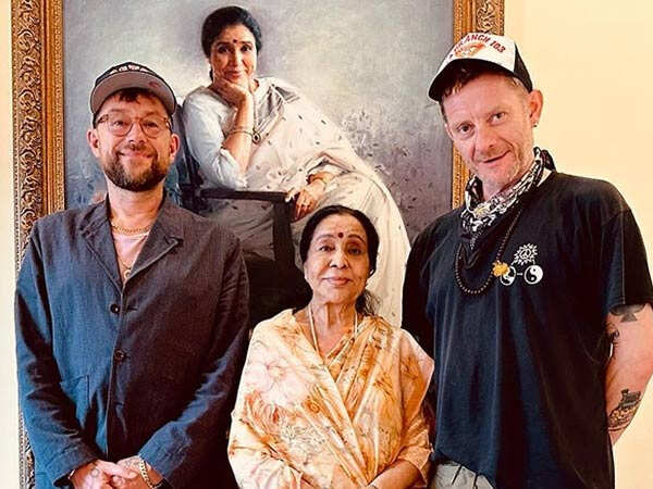 Gorillaz Frontman Damon Albarn Remembers Asha Bhosle Pens a Moving Tribute