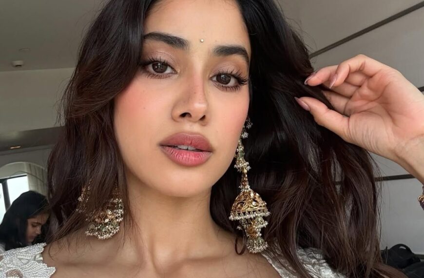 Janhvi Kapoor’s rose-stained lips and&hellip;