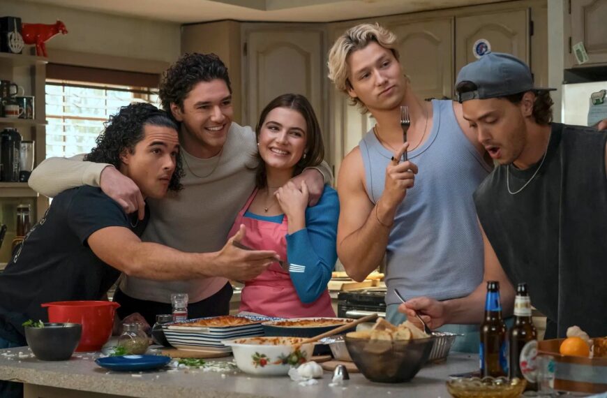 Could Off Campus be the college version of Bridgerton?