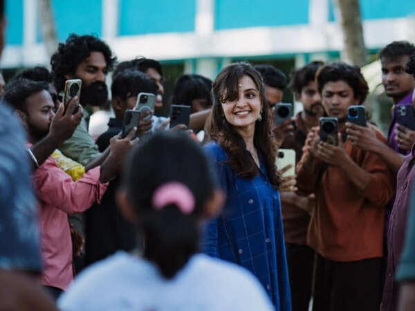 Manju Warrier Begins Shoot for Happiloop
