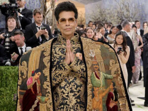 Karan Johar Breaks Silence on Unfollowing SRK Kareena&hellip;