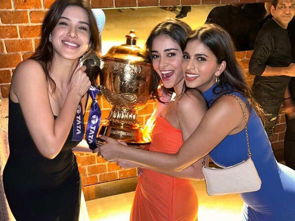 Ananya Panday and Shanaya Kapoor Shower Love on…