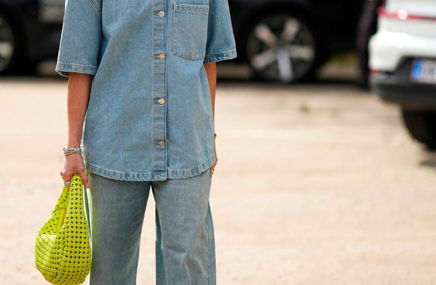 6 ways to style cuffed jeans with white sneakers