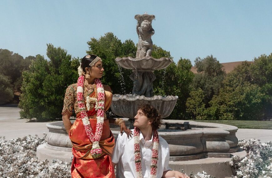 At this multicultural wedding in San Francisco, the bride wore her mother’s 30-year-old bridal sari