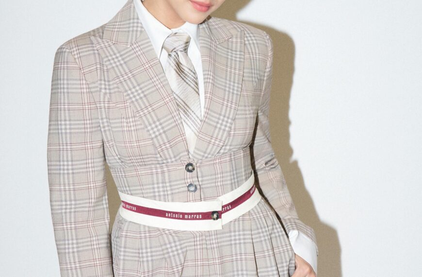 Sharvari paired a structured blazer with statement high-waist flare leg pants