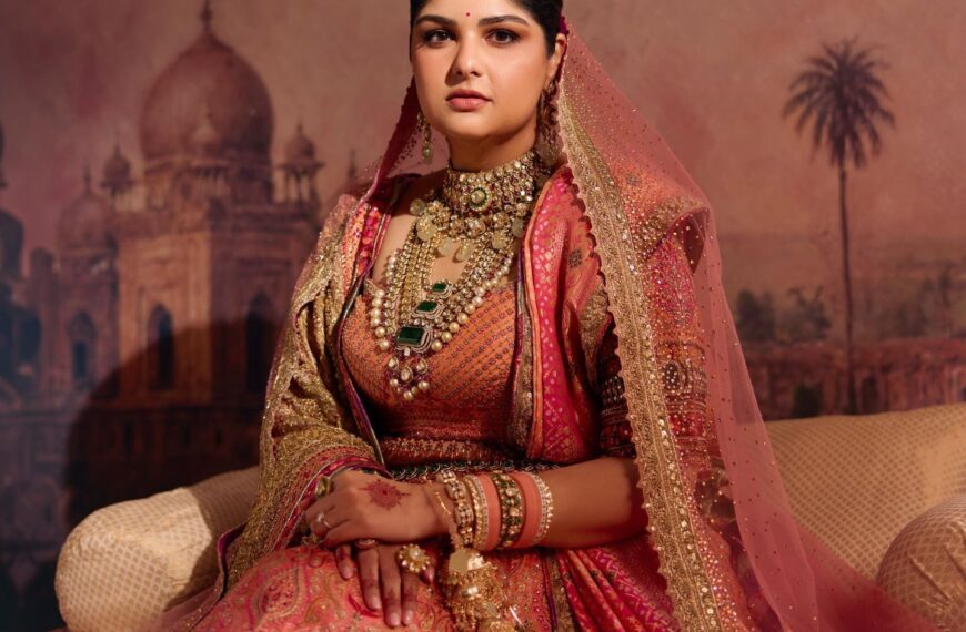 Anshula Kapoor wore her late mother’s 42-year-old gold tissue and zardozi dupatta with her Tarun Tahiliani wedding lehenga