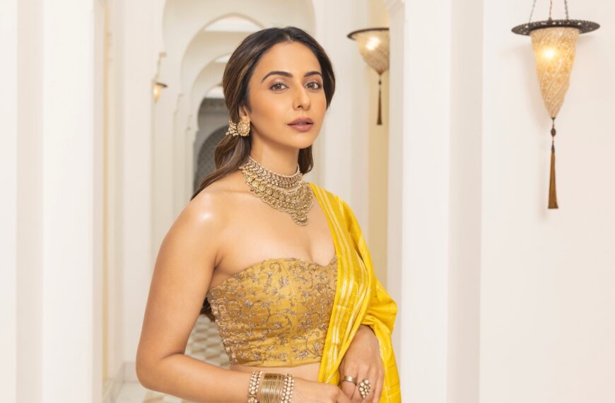Rakul Preet Singh Kanchipuram sari celebrates traditional ‘muthu kattam’ checks woven in gold zari
