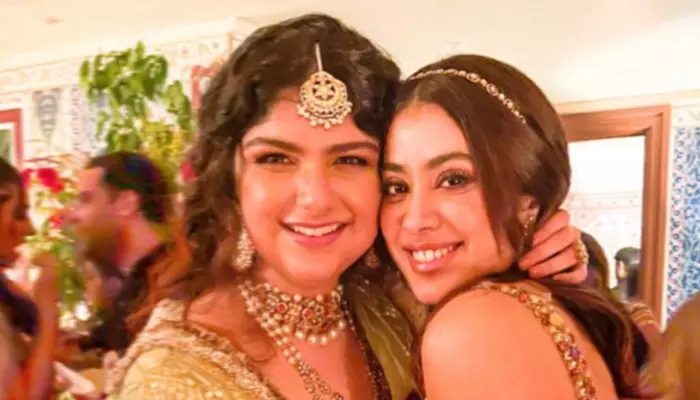 Anshula Kapoor’s Mehendi Ceremony, Step Sister Janhvi Steals The Limelight In A Golden Hued Attire