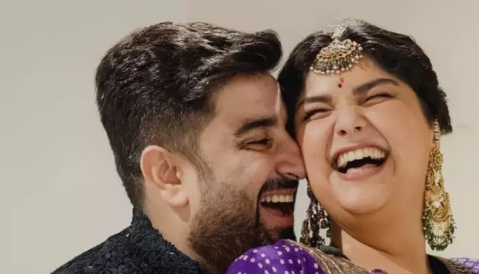 Anshula Kapoor’s Fiance Rohan Thakkar Gives Her A Tight Hug, Pulls Her Cheek During Mehendi Ceremony
