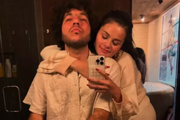 Benny Blanco Travels By Ship To Meet Selena…