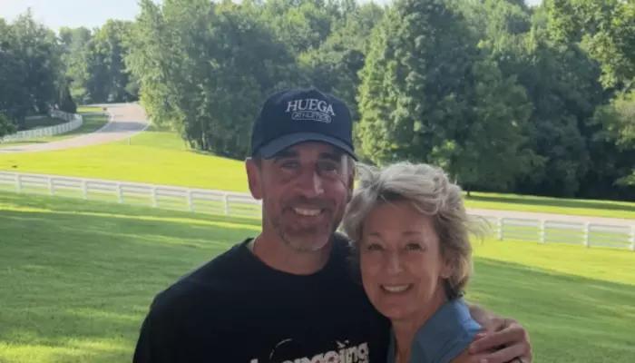 Aaron Rodgers’ Fans Say ‘Life’s Short To Not Love’ As He Ends Decade Long Family Estrangement
