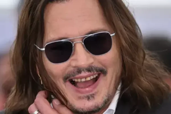 Johnny Depp’s Yellow Teeth Grabbed Attention, Sources Said…