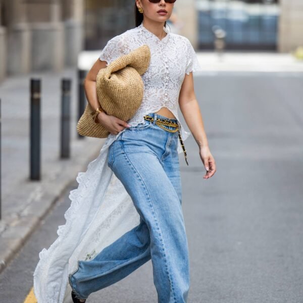 7 chic ways to wear flared jeans with…