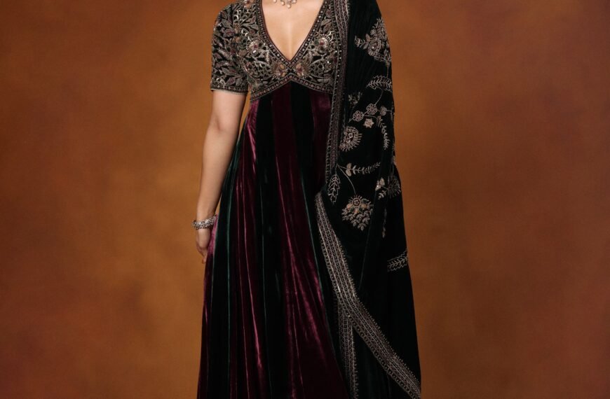 Rashmika Mandanna’s velvet anarkali is embellished with intricate zardozi and aari work
