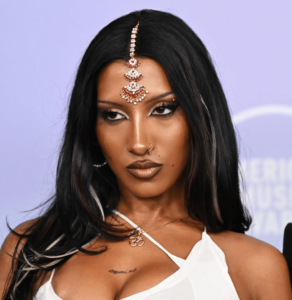 Skinny eyebrows are back. Here’s how to (re)adopt&hellip;