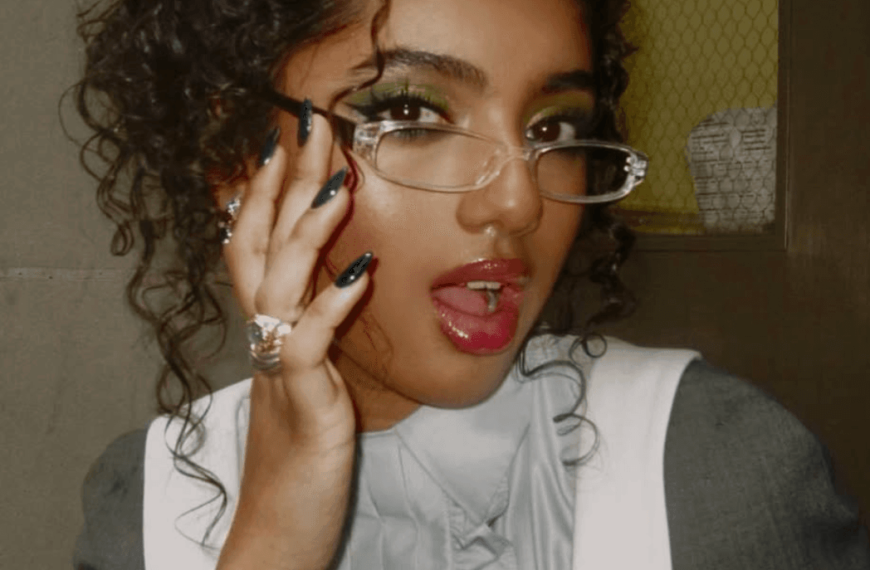 10 shimmery lip balms that make the Y2K&hellip;