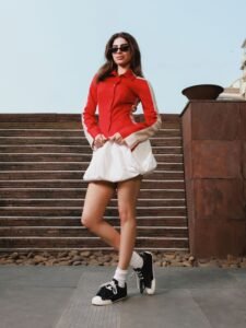 6 chic ways to style tennis sneakers with&hellip;