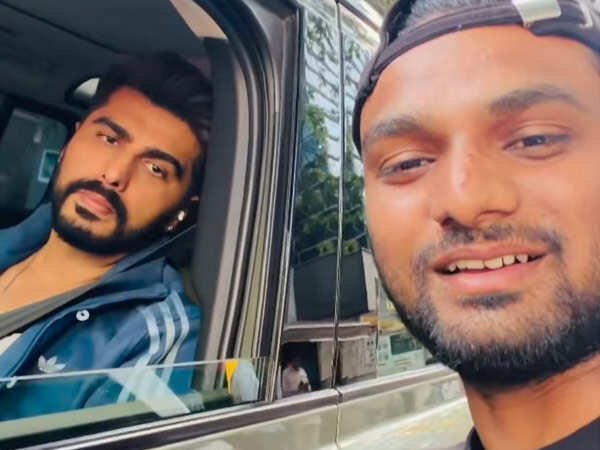 Arjun Kapoor Gets Angry After Fan Records Him Without Permission | Watch Video