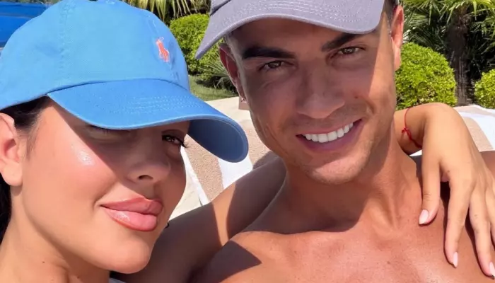 Cristiano Ronaldo’s Fiancee Georgina Blasts Body-Shamers In Bikini…