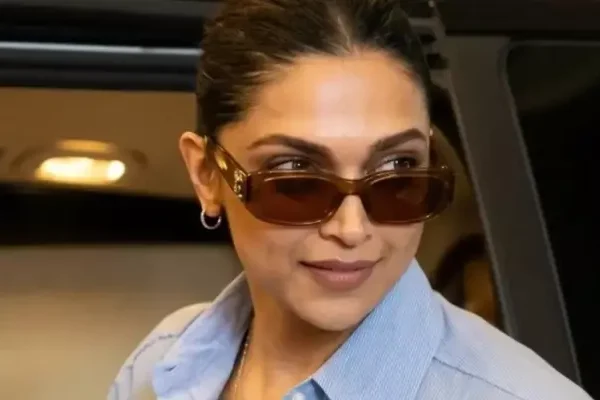 Pregnant Deepika Padukone Hides Growing Baby Bump In…