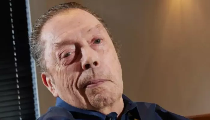 Tim Curry Had A Complex Relationship With His Mother And Sister, Was Devastated After Their Deaths
