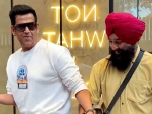 Ravi Kishan Recreates Viral Dance Step With Paps&hellip;