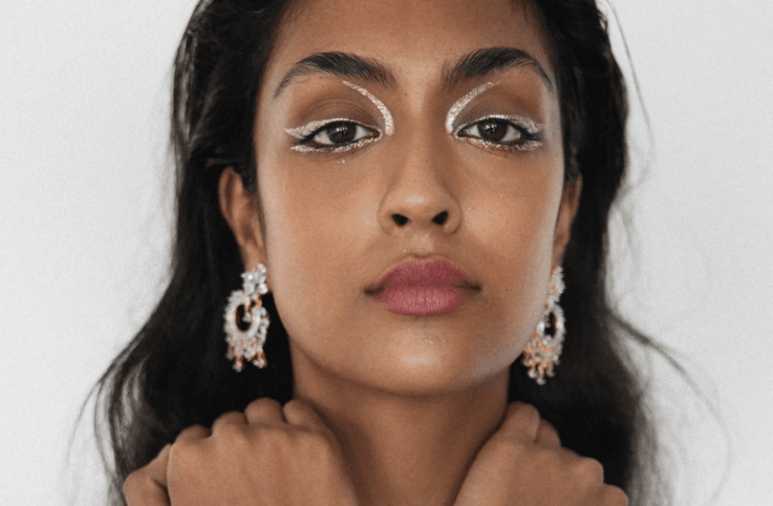 These makeup hacks for dry skin change everything, according to experts
