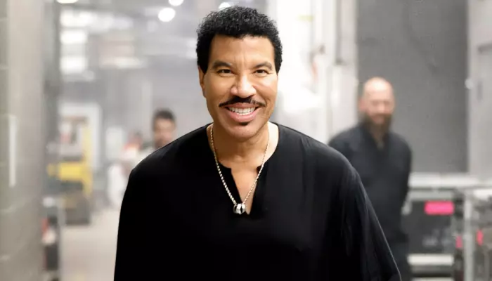 Lionel Richie Was ‘Struggling’ Towards The End Of St. Louis Concert, He Was Hospitalized Soon After